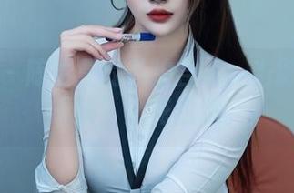 秀人网 - 陈怡曼的私拍合集：当御姐遇上镜头，火花四溅。