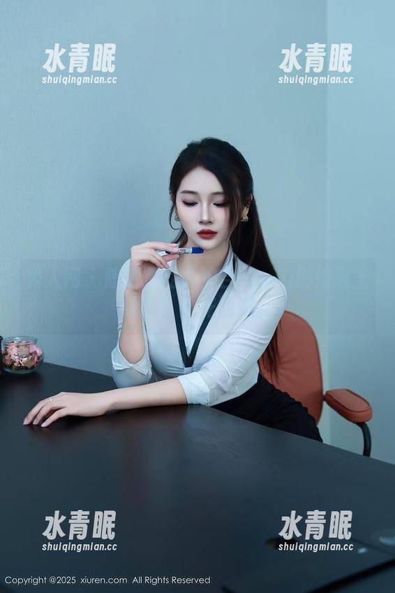 秀人网-陈怡曼 秀人网 - 陈怡曼的私拍合集:当御姐遇上镜头,火花四溅。