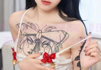 秀人网 - 你没见过的龙泽美曦，夏日最新美图潜伏着什么样的小秘密？