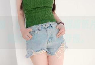 紧急企划 - 最新小恩的体操服照片，搭配她的表情整得挺舒服。