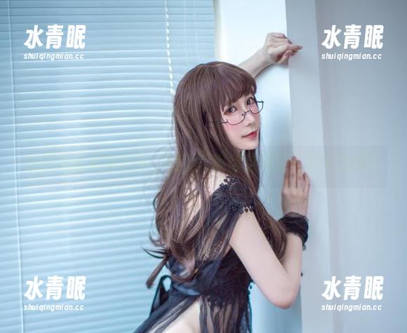 混搭私拍和黑枪呆，翎柒菜菜你这资源可真不少哦。