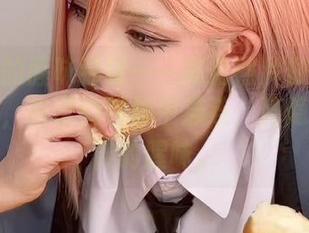 肖像中的腥味猫罐——高清照片做了只蓝色小猫，在峦的恬静中流连，隐隐有种微微的腥味。