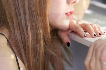 蜜桃社 - 伊素妍的JK美图合集，如此多的表情和姿态，竟让我想起了无数个小时候的幻想！