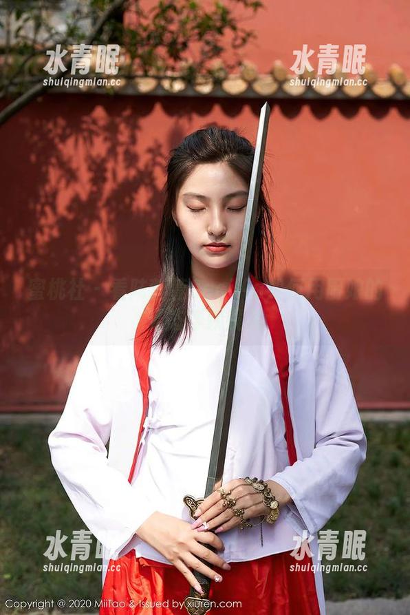 蜜桃社-陆萱萱Cecilia 蜜桃社 - 看陆萱萱Cecilia如何用厨娘的姿态俘获镜头