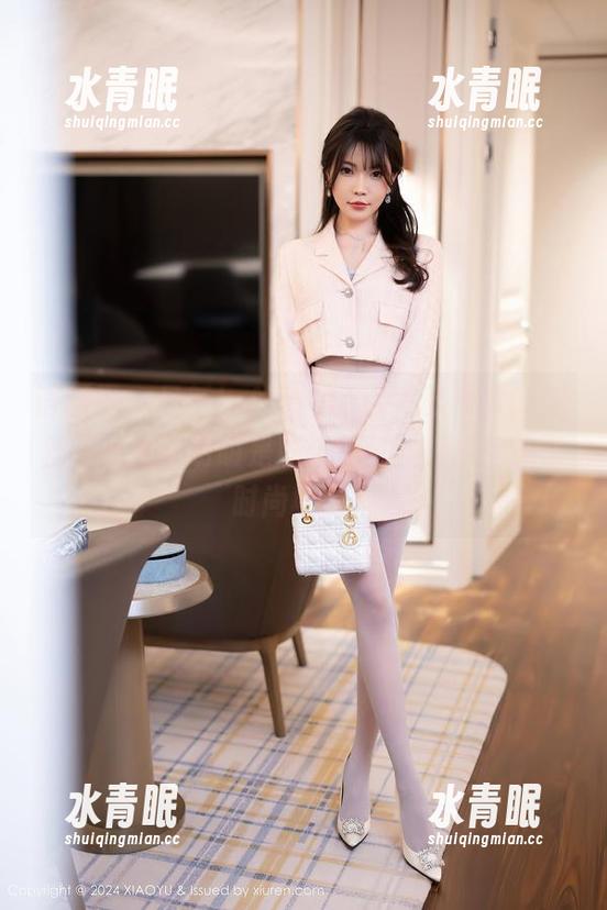 语画界-Angela小热巴 语画界 - 最新!Angela小热巴眼镜OL蕾丝写真集,明明是职场打工人,却活成了时尚典范!