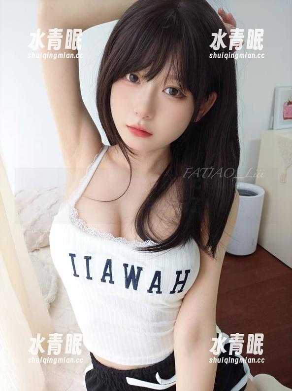 迷之呆梨 迷之呆梨来分享她的写真,记得听话哦,不然可就不带你玩了!