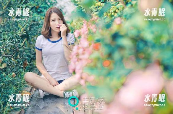 青豆客-施忆佳 青豆客 - 从施忆佳的圣诞合集聊起,真有那么多人在为一张照片痴迷吗?