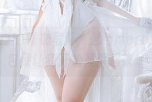 从未见过的睡衣写真,魅瞳meroko的图包竟让我开始羡慕起来。