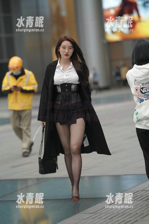 魔镜街拍-萌宝儿 魔镜街拍 - 你绝对想不到的,萌宝儿作品集——商业广场的哈哈镜魅影